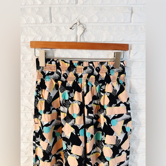 Super Massive Funky Print Elastic Waist Pants
Size Small - Picture 4 of 4